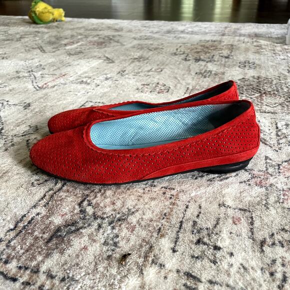 Thierry Rabotin Genie 7445 Red Perforated Suede Leather Ballet Flat SZ 8 $450 - Picture 6 of 13